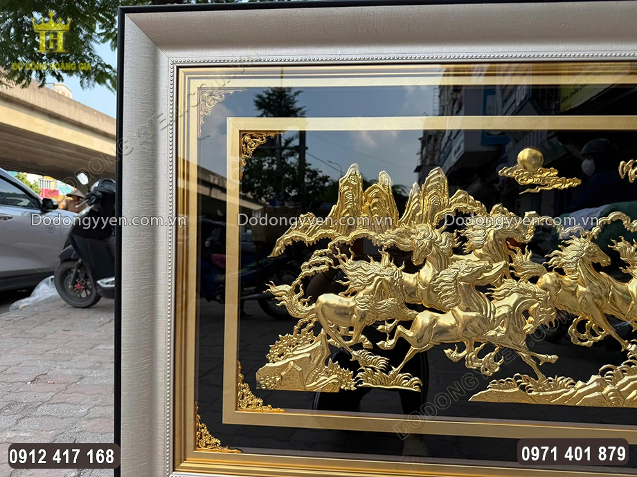 Họa tiết hoa văn được chạm th&uacute;c nổi sắc n&eacute;t